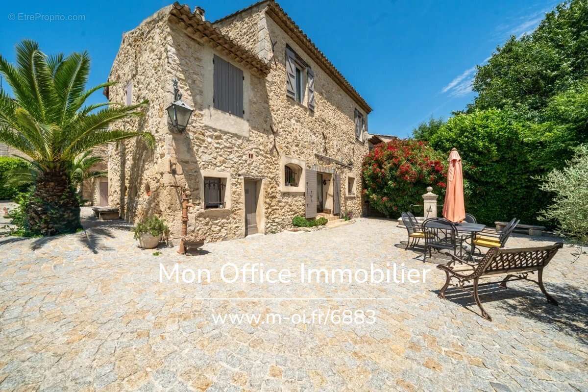 Maison à VERNEGUES