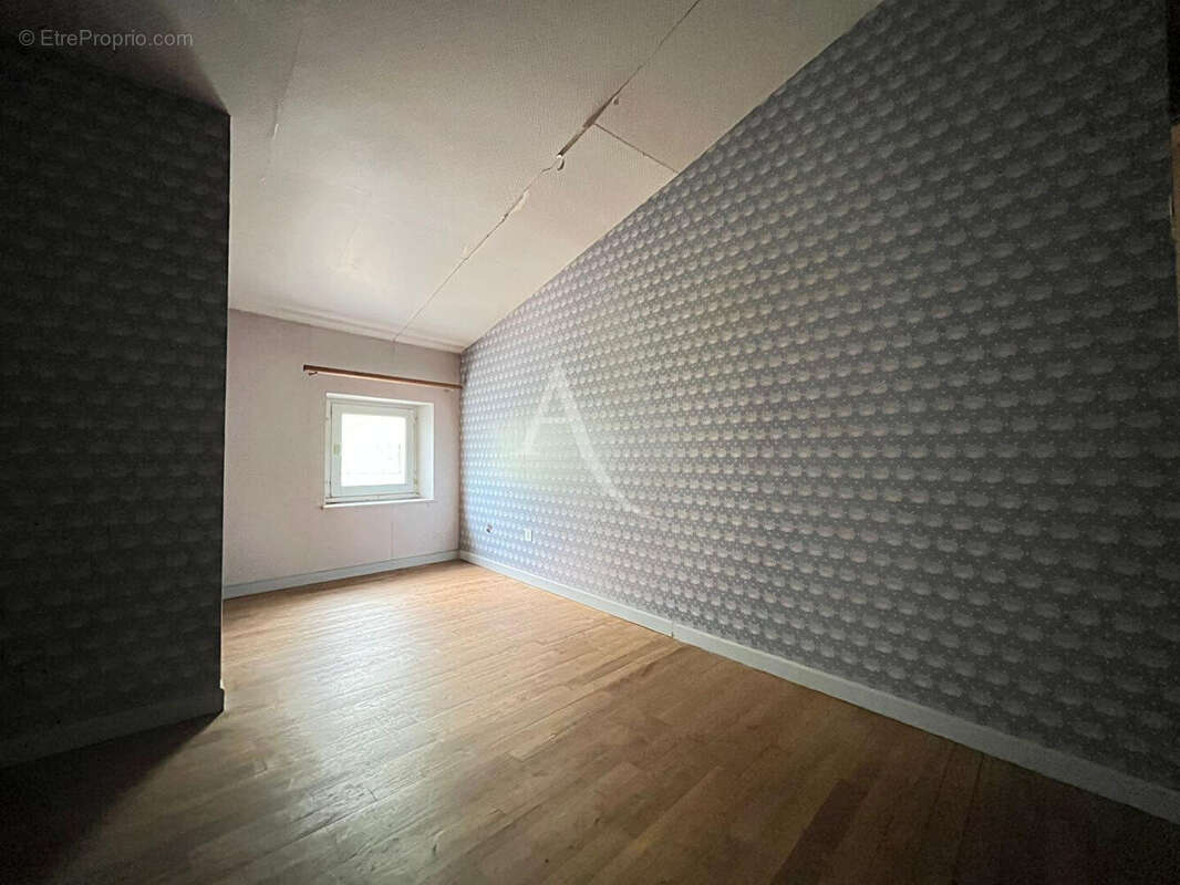 Maison de village en plein centre ville avec cour extérieur ! - photo 8