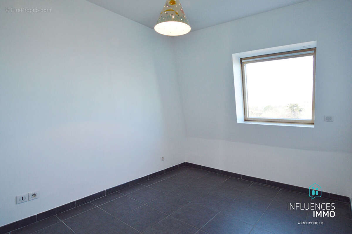 Appt T3 + garage (26000) - photo 11
