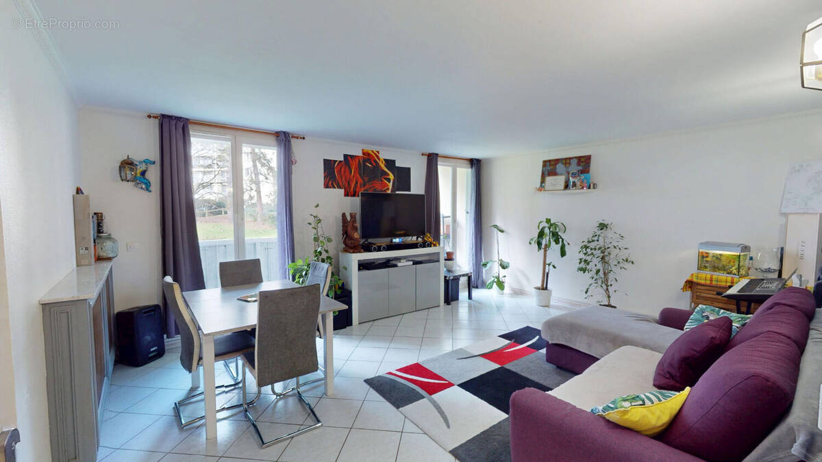 Appartement à ROISSY-EN-BRIE