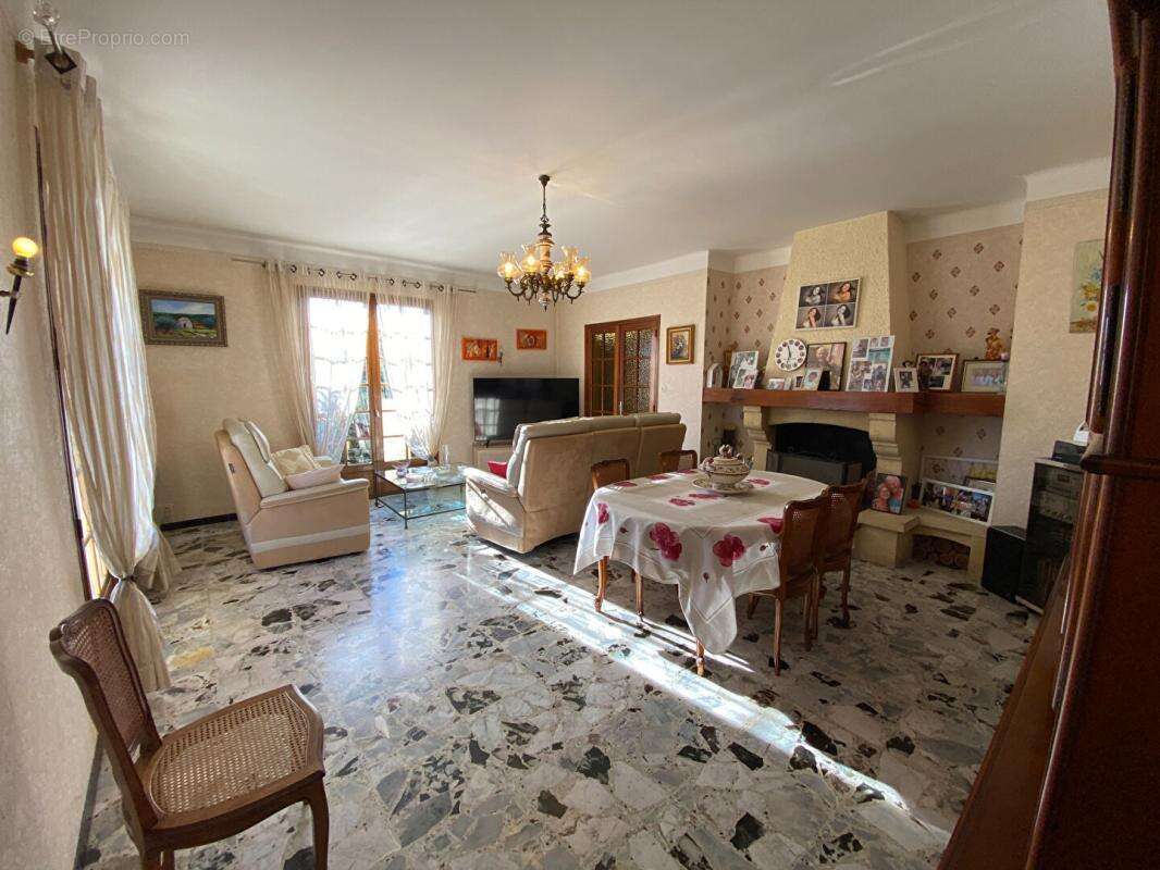 Maison à GRANS