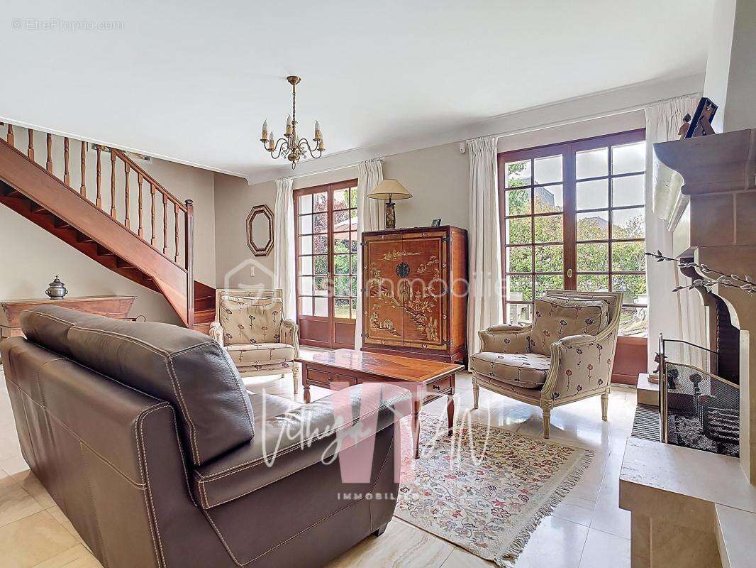 Maison à PONTAULT-COMBAULT