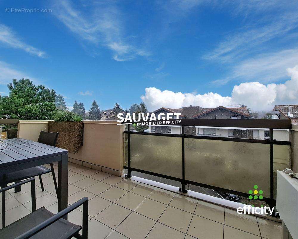 Appartement à REIGNIER