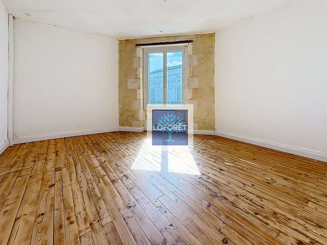 Maison à MONTLIEU-LA-GARDE