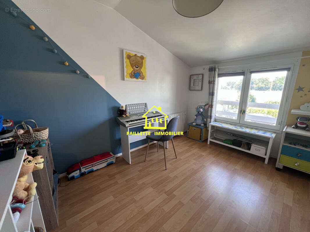 Maison 93 m² à Saint-Arnoult  - photo 7