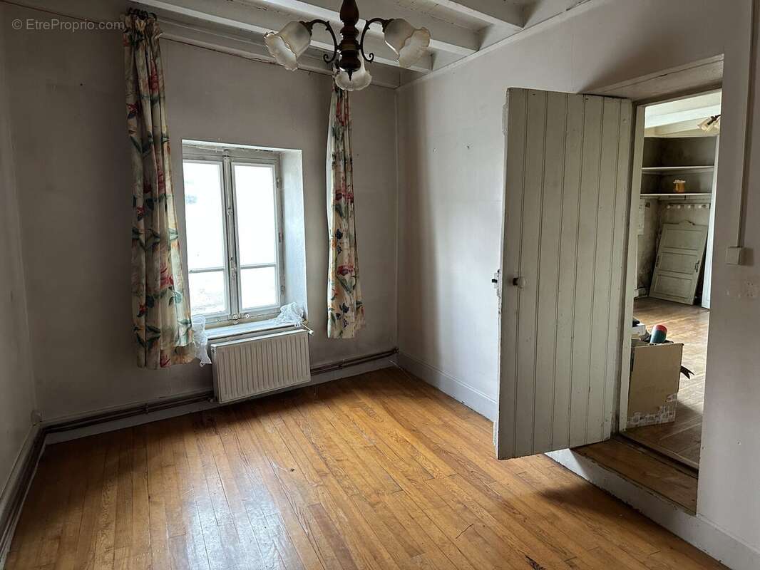 Maison à BEAUJEU