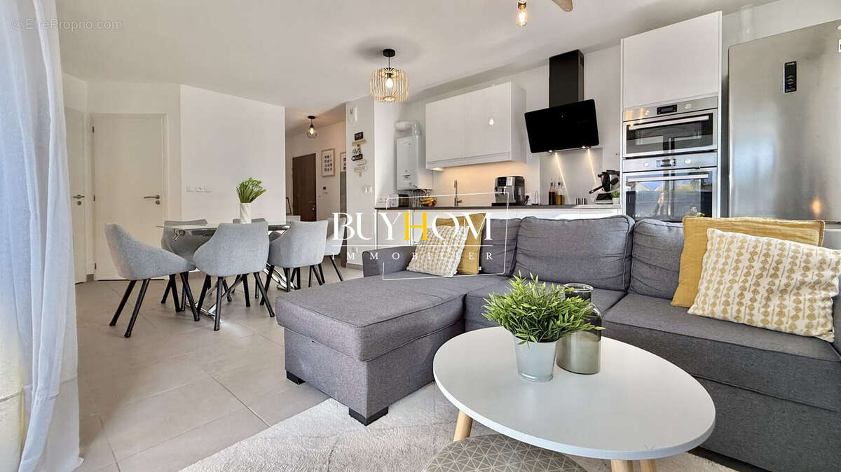 Appartement à LA CRAU
