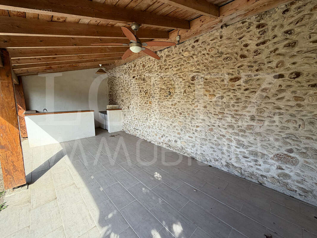 Maison à LABRUGUIERE