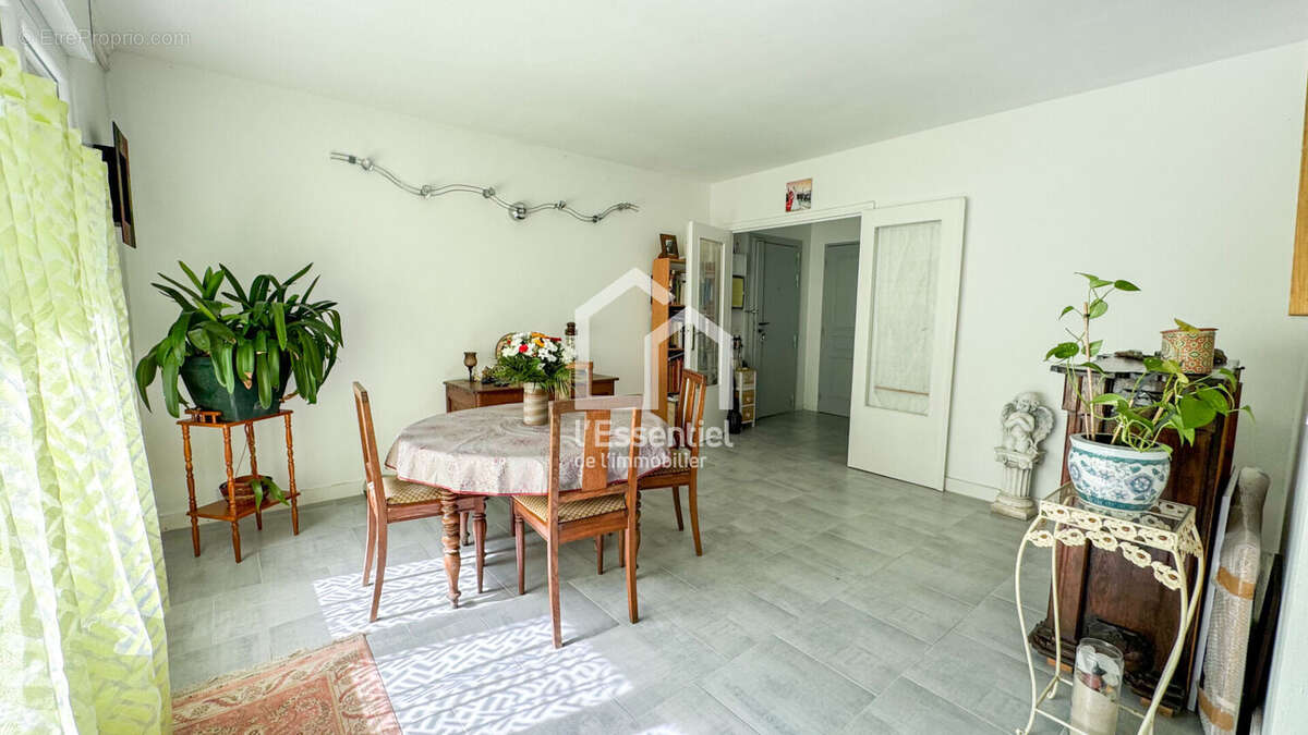 Appartement à VERNEUIL-SUR-SEINE