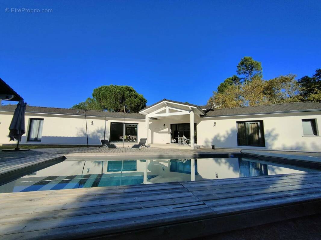 Maison à CABANAC-ET-VILLAGRAINS