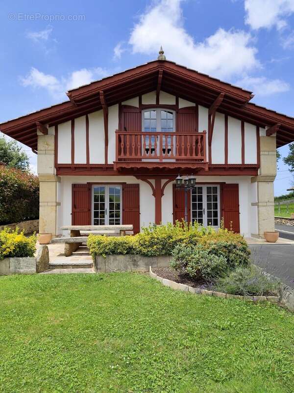 Maison à SAINT-PEE-SUR-NIVELLE