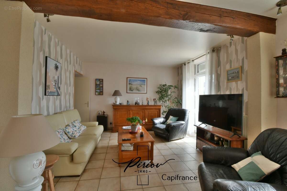 Propriété 5 chambres, dépendances, proche commerces et services - photo 17