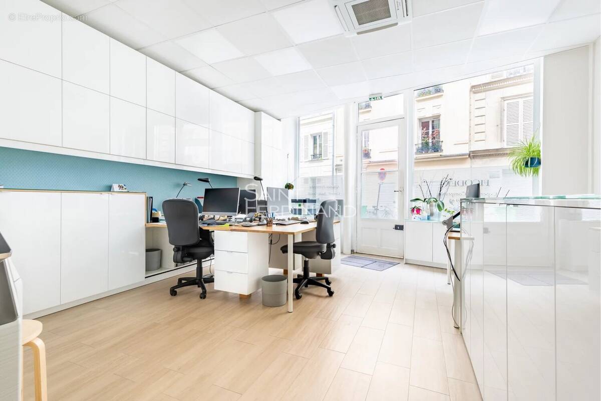 Commerce à PARIS-17E