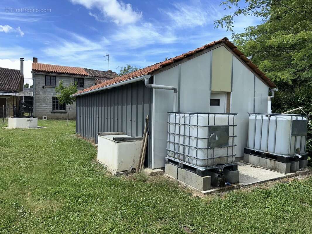 Maison 80 m² à Payroux  - photo 9