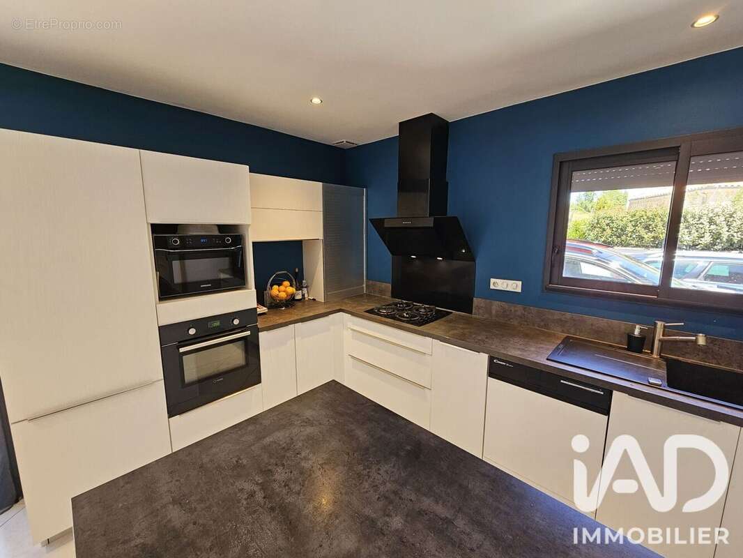 Maison 114 m² à Saint-Lager-Bressac  - photo 3