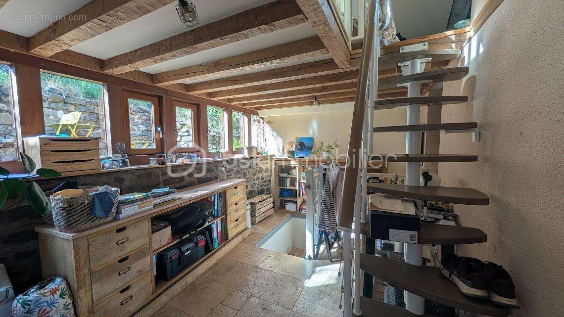 Maison à FOUGERES
