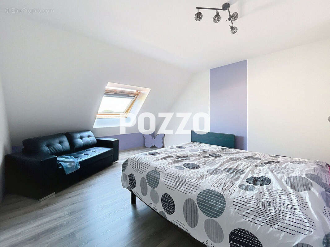 Maison à CONDE-SUR-VIRE