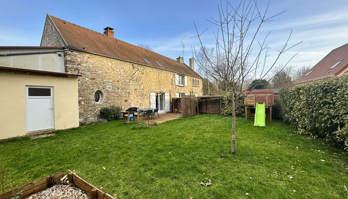 Maison à NEAUPHLE-LE-VIEUX