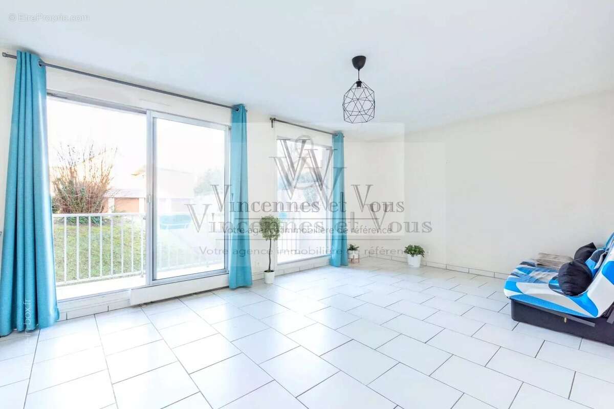 Appartement à SAINT-MAUR-DES-FOSSES