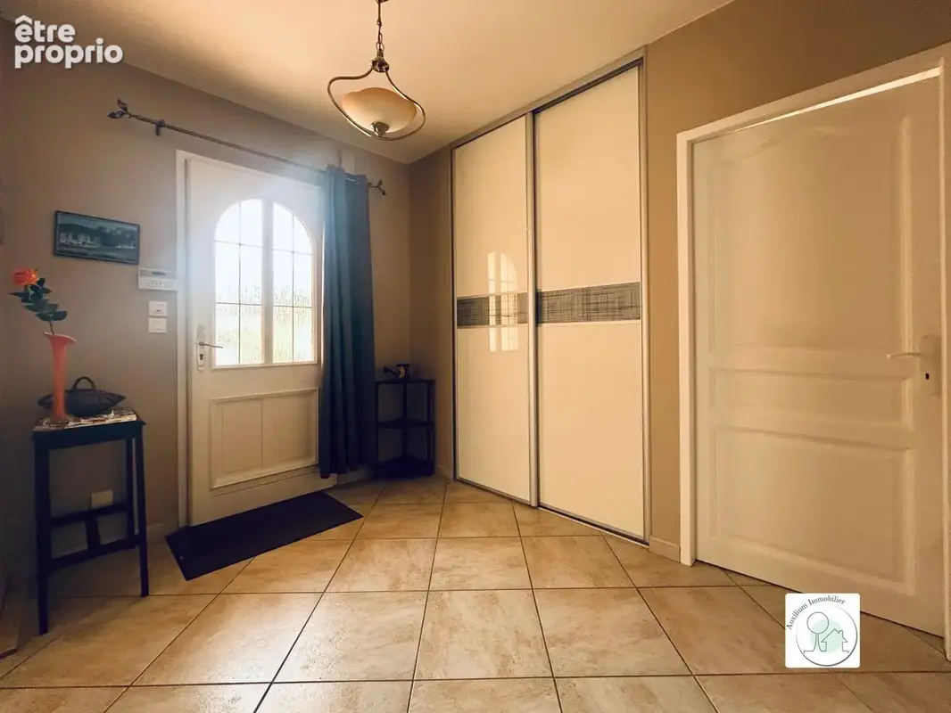 Maison 6 pièces 144 m² à vendre à Saint-Loubes (33450) - photo 2