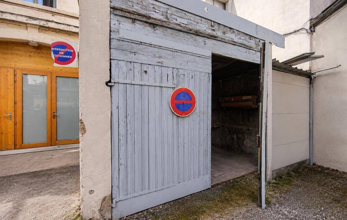 Parking à LYON-7E