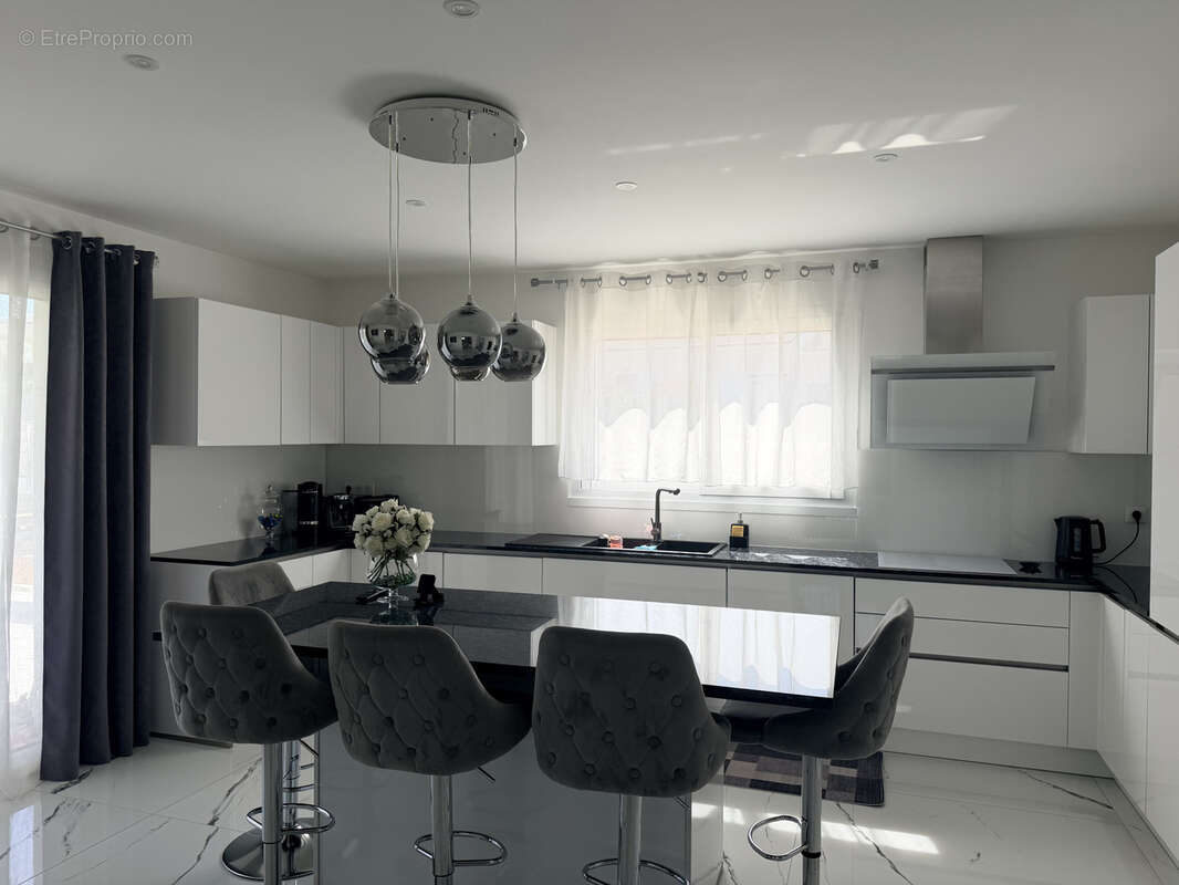 Maison contemporaine 208 m2, piscine et garage de 107 m2 - photo 5