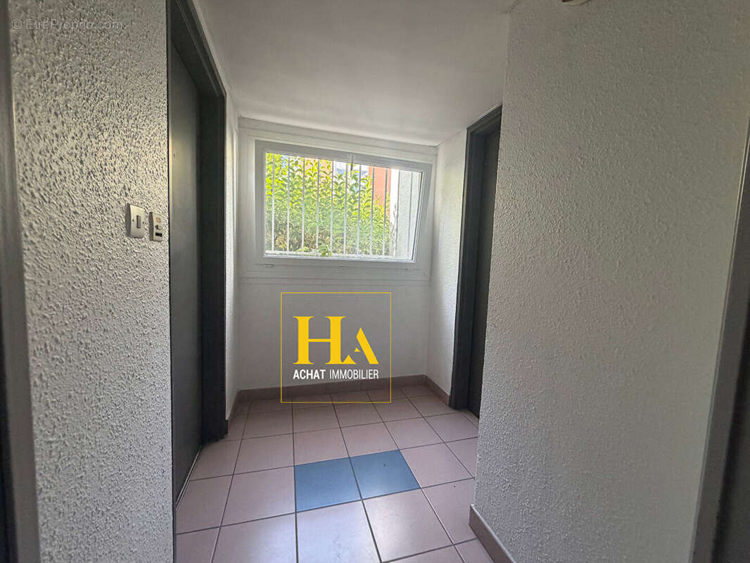 Studio-appartement en rdc 1 pièce 18.77 m² - photo 9