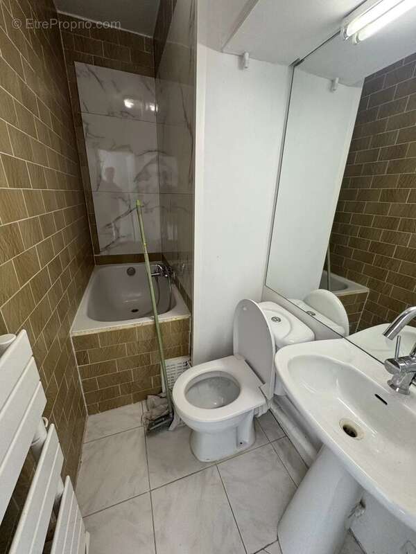 Appartement à PARIS-20E
