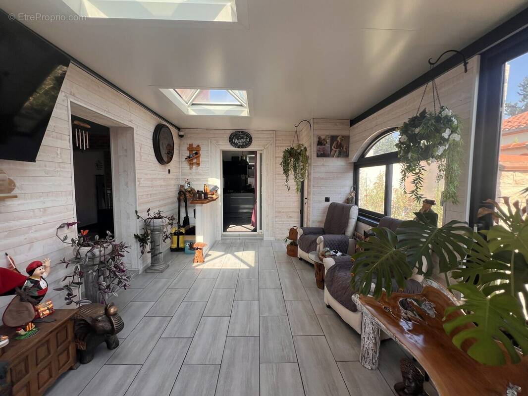 Maison 137 m² à Corneilla-La-Riviere  - photo 6
