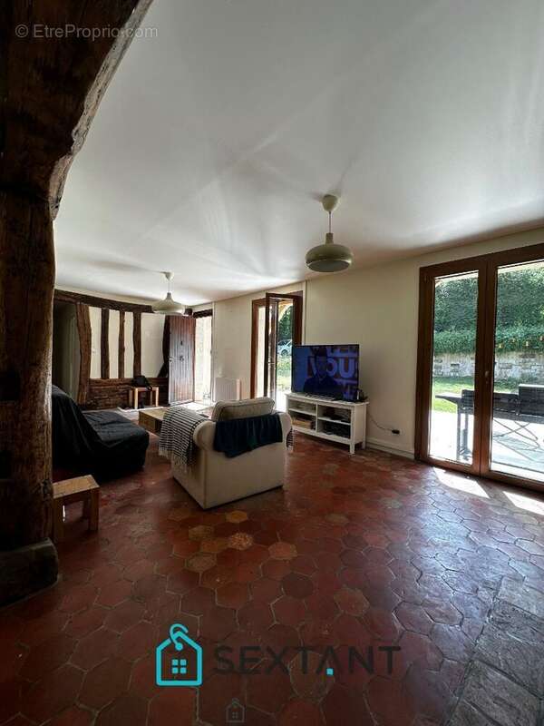 Maison à SAINT-CYR-LA-CAMPAGNE