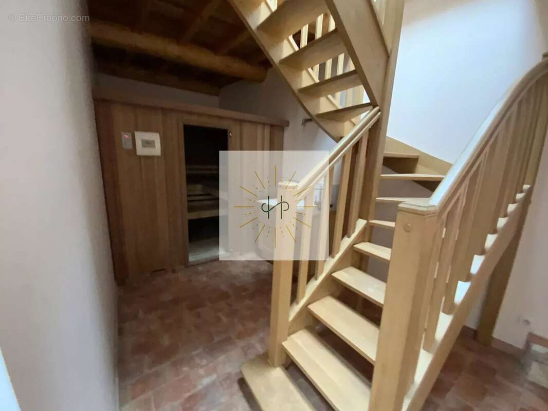 Maison à MONTELIMAR