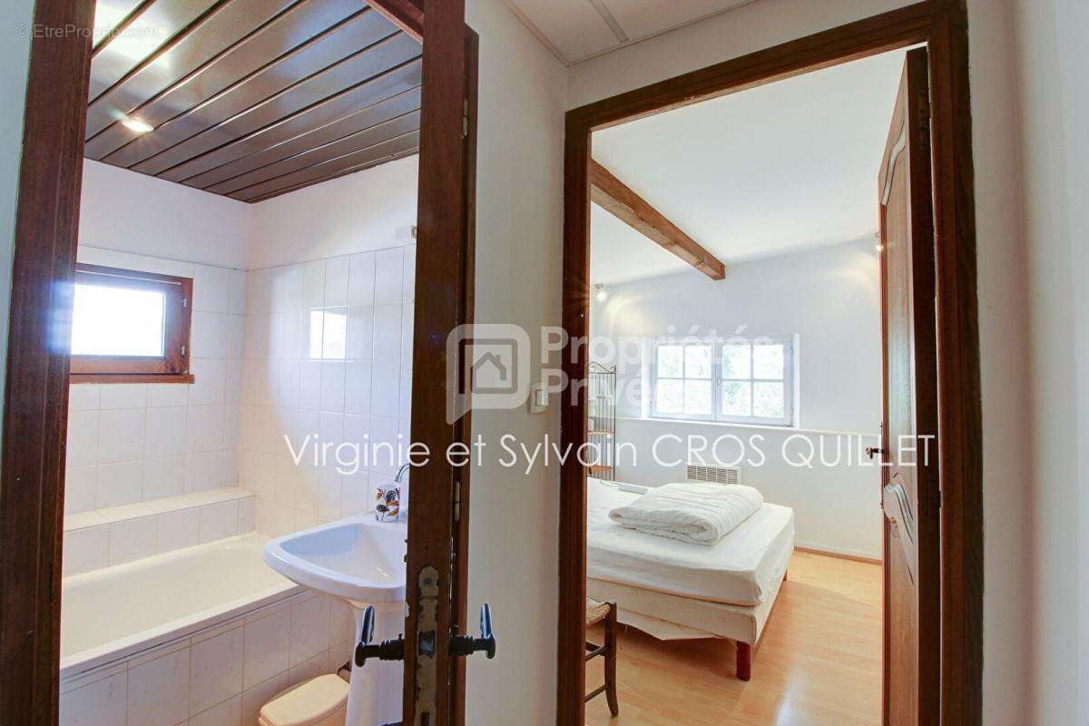 Maison de caractère secteur Lavaur 255 m2 + annexes sur grande parcelle - photo 17