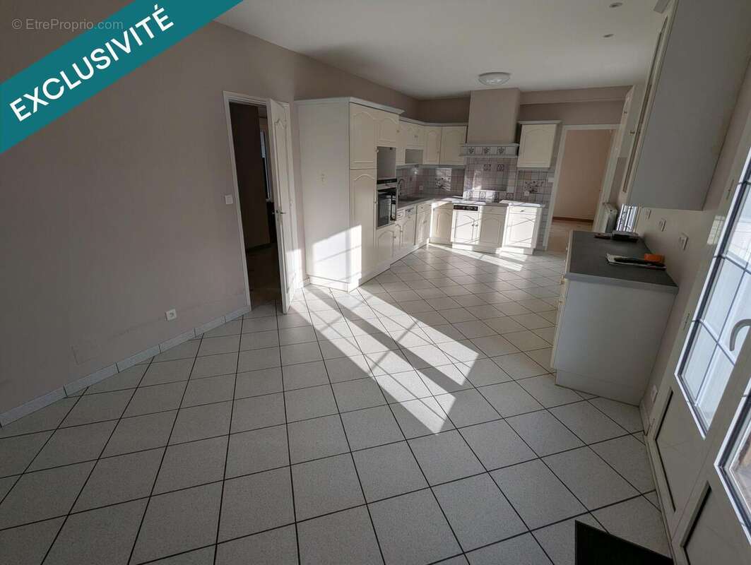 Maison 180 m² à Saint-Eloy-De-Gy  - photo 5