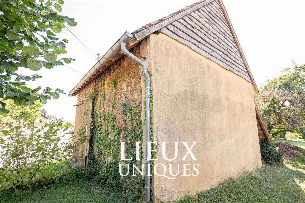 Lieux uniques ® x propriétés privées propose ancien couvent de 173 m² sur un terrain de 1.600 m² - a - photo 8