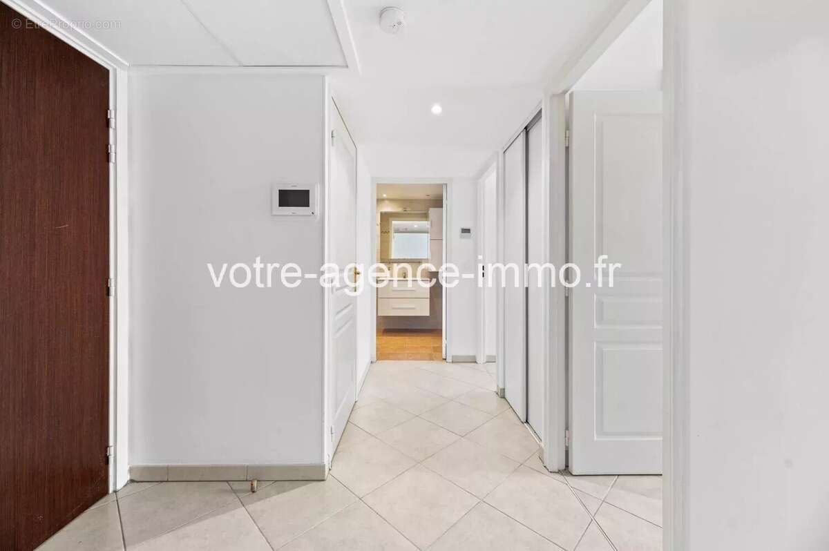 Appartement à VILLENEUVE-LOUBET