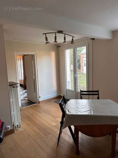 Maison à GRANDVILLIERS