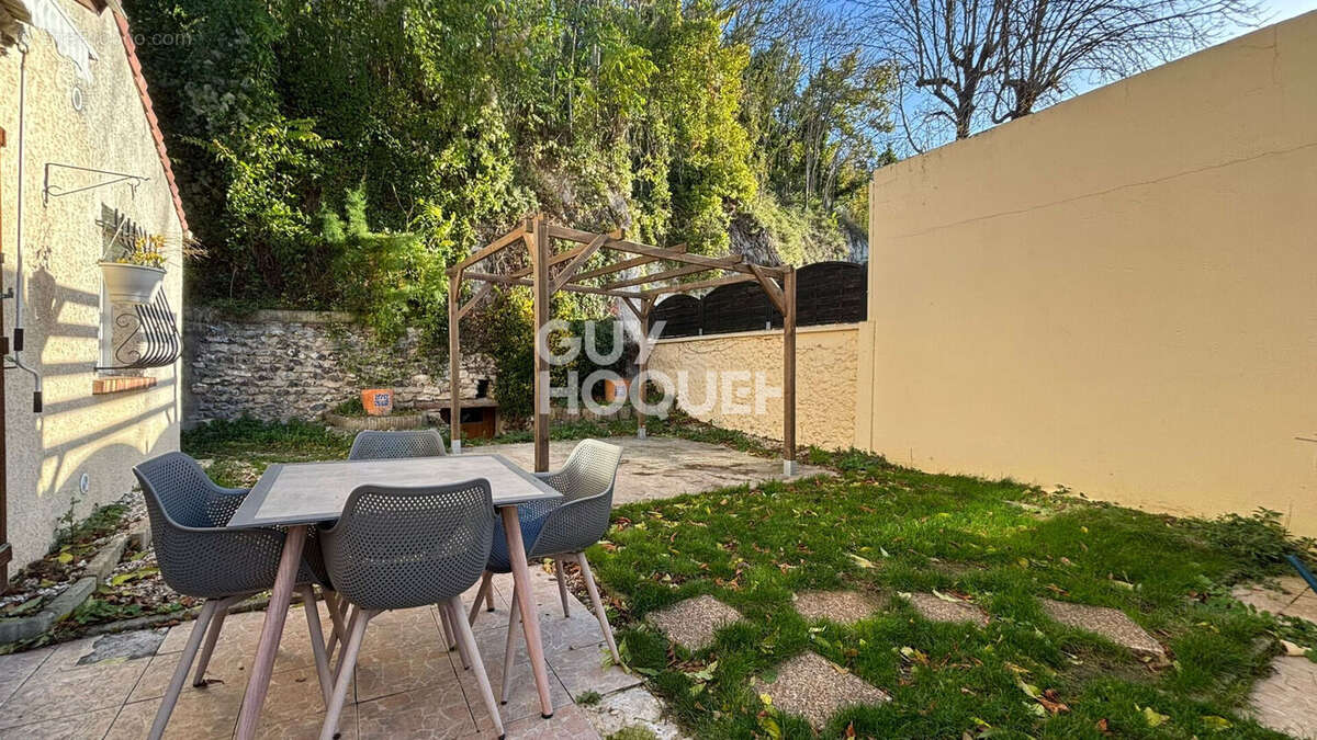 Maison à IVRY-LA-BATAILLE