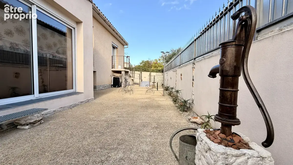 Villa indépendante de 161m2, 2 garages , avec un beau potentiel, à 5 minutes du Lac du Salagou ! - photo 5