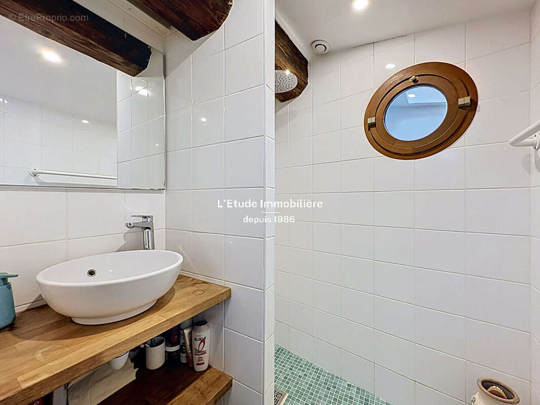 A VENDRE Maison Caluire LE BOURG 6 pièce(s) 136.30 m2 avec jardinet et Terrasse - photo 14