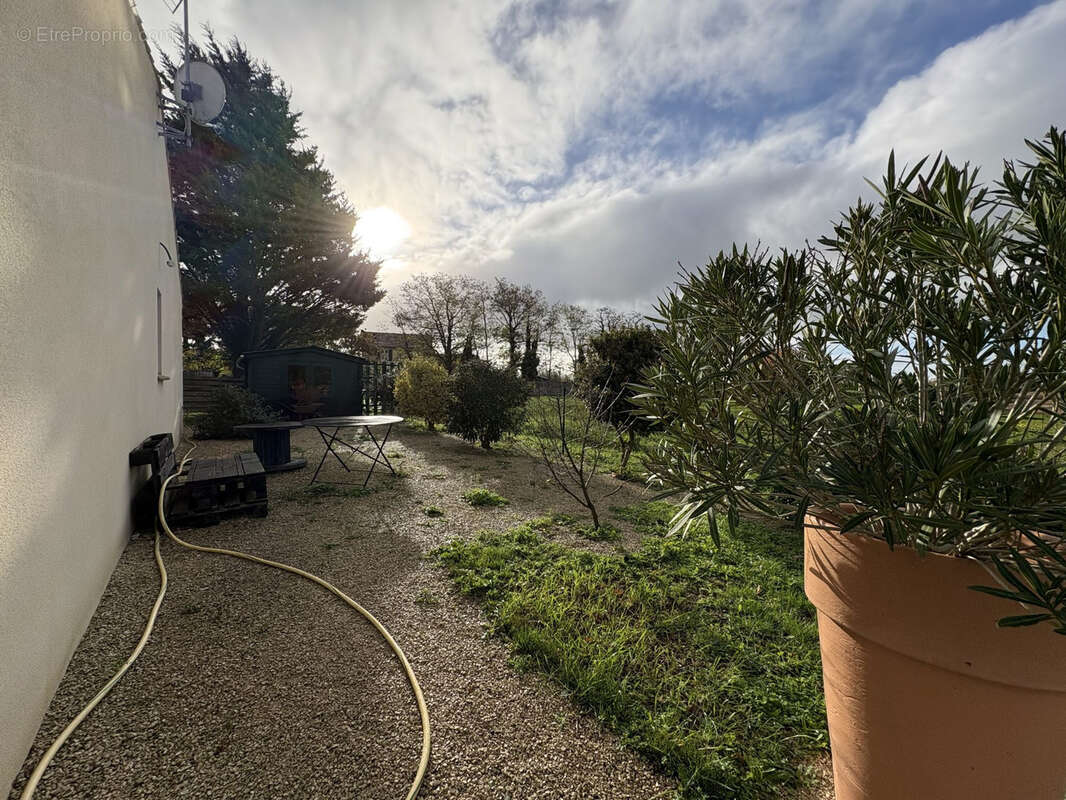 Maison à SAINT-SAUVEUR-D'AUNIS