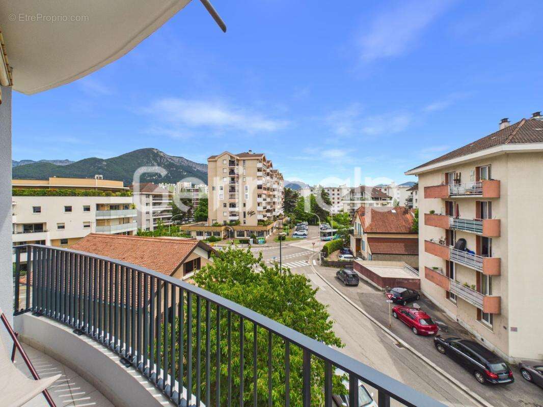 Vente - Appartement - 3 pièces + cuisine - 83 m² - 546 000 € - - photo 5