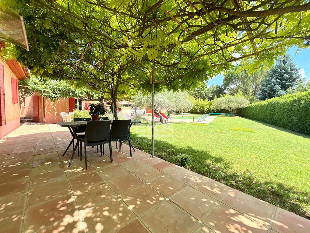 Maison à LA TOUR-D'AIGUES