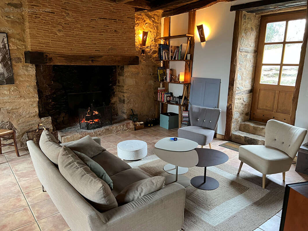 Maison à SAINT-PRIEST-SOUS-AIXE
