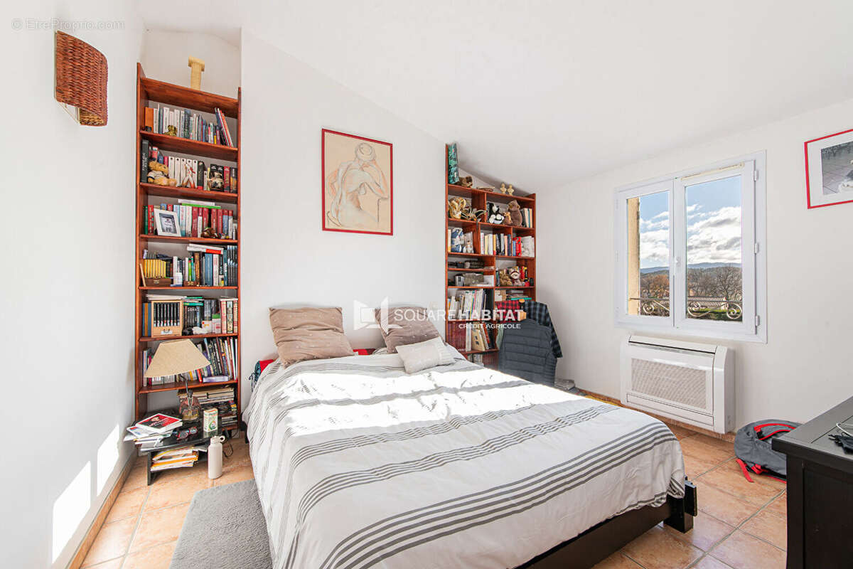 Maison à SAINT-SATURNIN-LES-APT