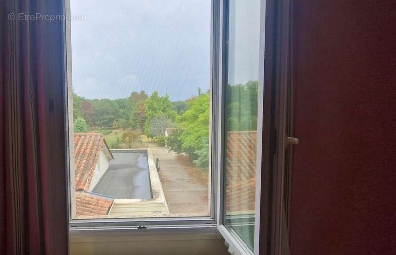 Maison à SAINT-YRIEIX-SUR-CHARENTE