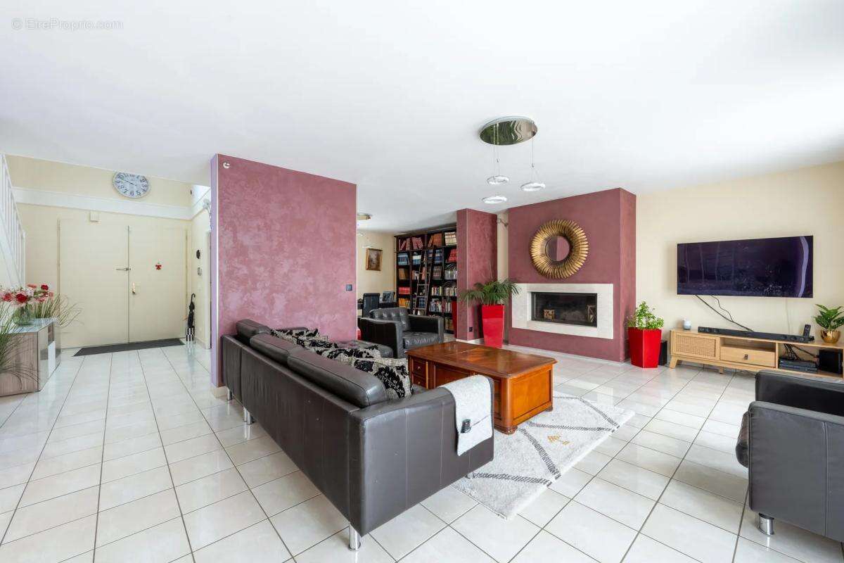 Maison à LES ESSARTS-LE-ROI