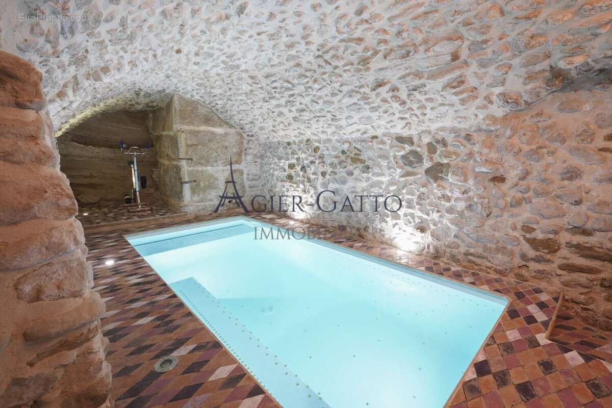 Maison à GRIGNAN