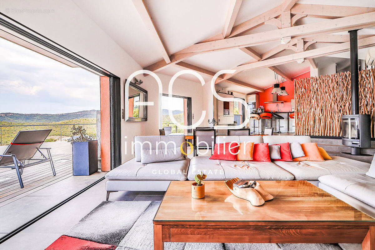 Maison à LA LONDE-LES-MAURES