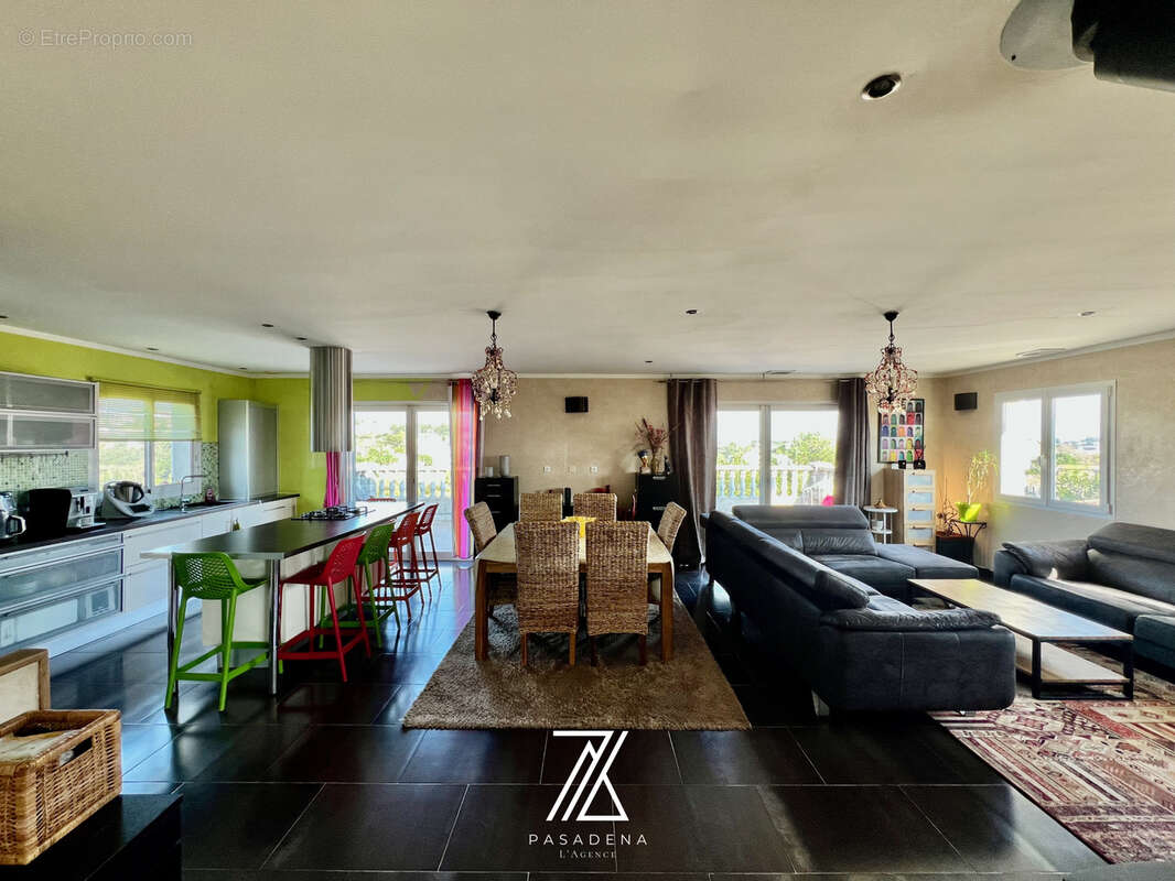Vente Villa / Maison T5 Contemporaine avec Piscine et Triple Terrasse   Juvignac / Montpellier - photo 2