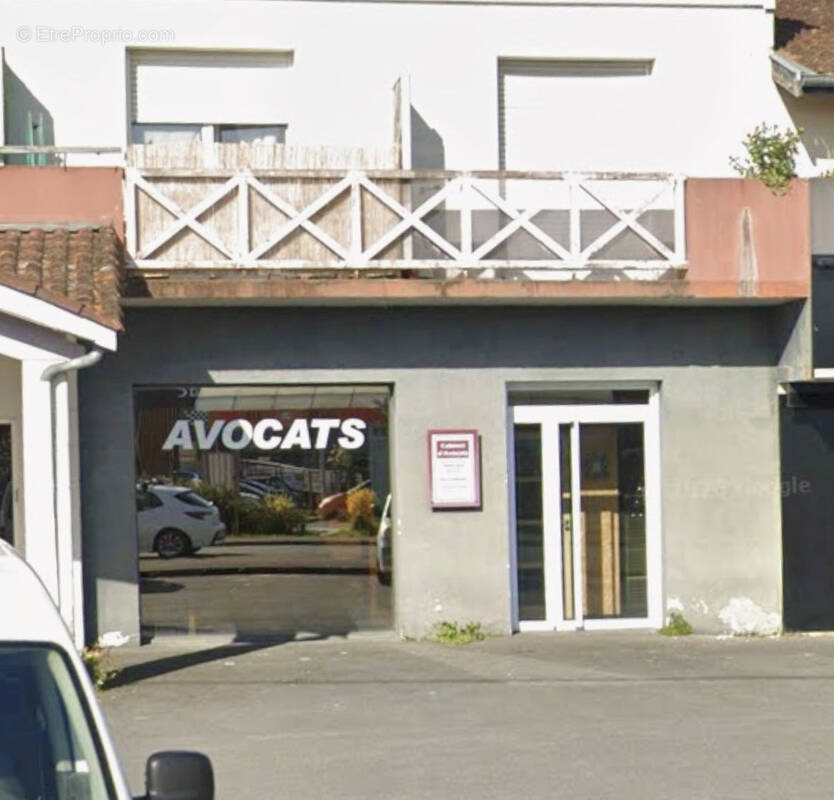 Commerce à YVRAC